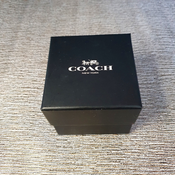 Coach Strap Watch - Picture 3 of 5